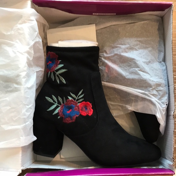 Rampage Embroidered Ankle Boots - Picture 5 of 5